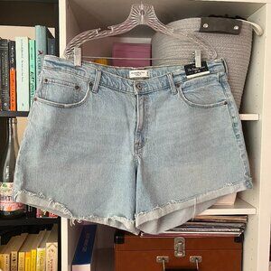 NWT Abercrombie & Fitch Curve Love Mid- Rise Baggy Jean Shorts 34/18